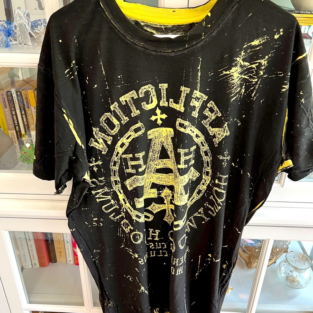 Black and yellow Affliction xxl t